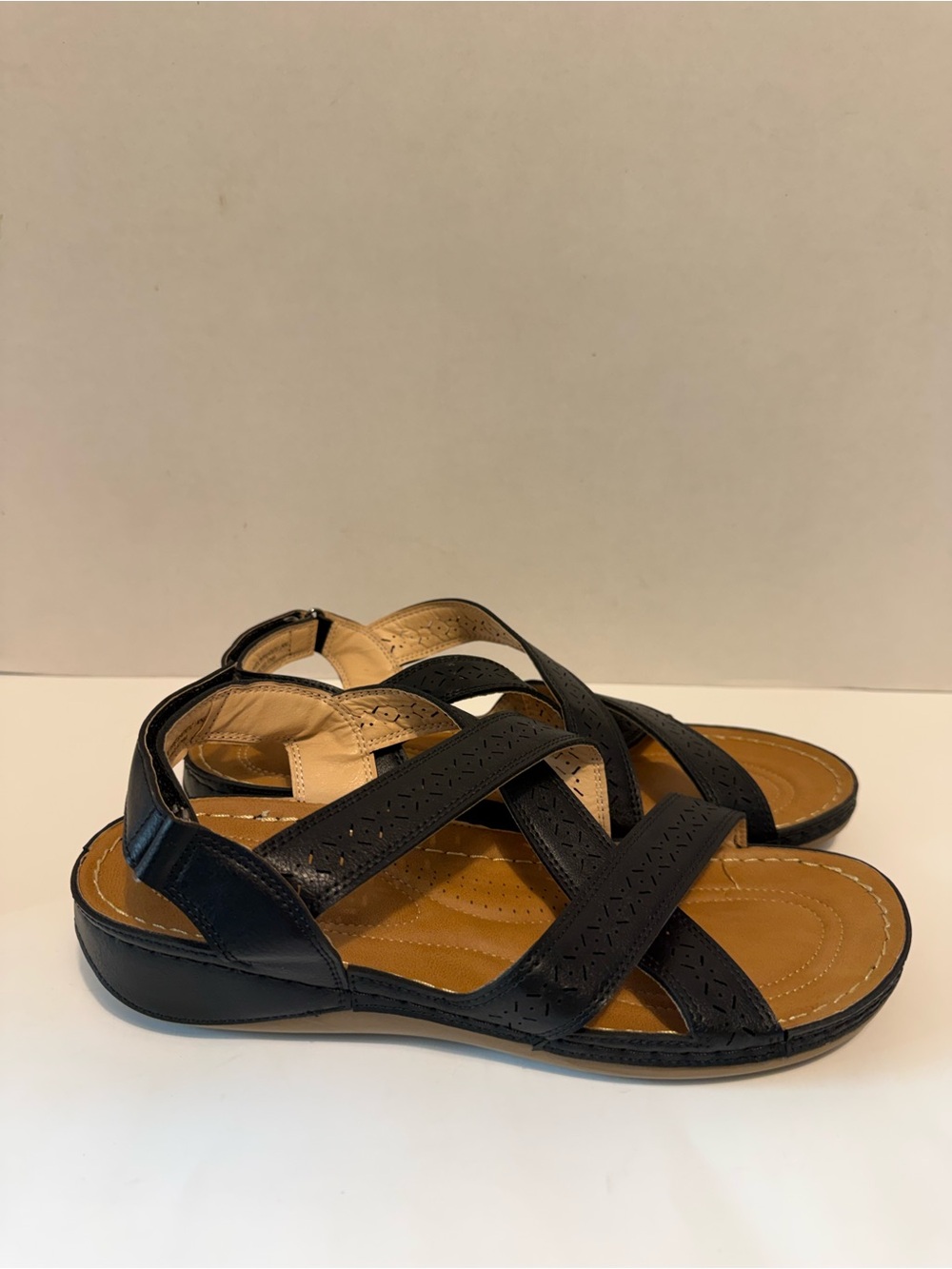 Flex Step Reagan black strappy hook & loop adjustable sandals ladies 9 wide